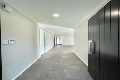 Photo of property in 22 Fenwick Crescent, Wallaceville, Upper Hutt, 5018