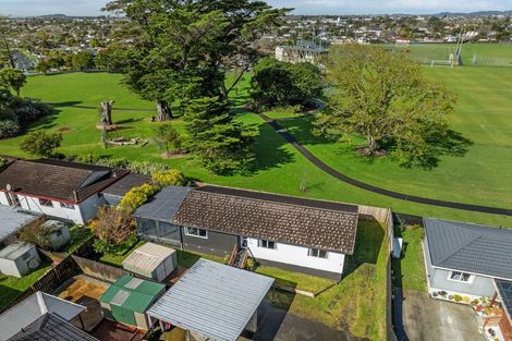 Photo of property in 2/79 Luanda Drive, Ranui, Auckland, 0612