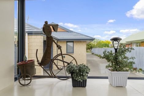 Photo of property in 12c Grassmere Street, Papanui, Christchurch, 8052