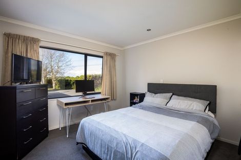 Photo of property in 395 Manutahi Road, Lepperton, New Plymouth, 4373