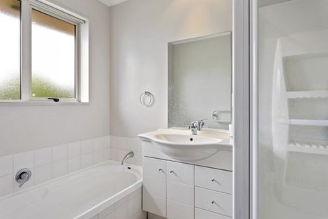 Photo of property in 15 Hawkins Place, Rangiora, 7400