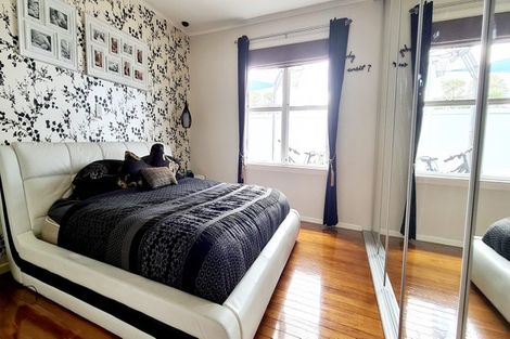 Photo of property in 2/100 Manuka Road, Bayview, Auckland, 0629