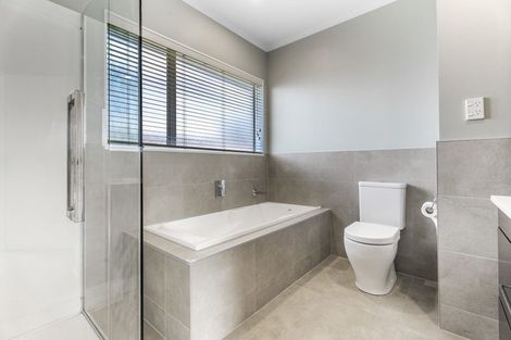 Photo of property in 9 Stranraer Crescent, Wattle Downs, Auckland, 2103