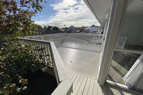 Photo of property in 69 Marendellas Drive, Bucklands Beach, Auckland, 2014