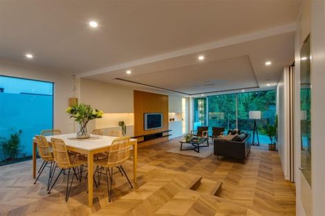 Photo of property in 16 Carlton Mill Road, Merivale, Christchurch, 8014