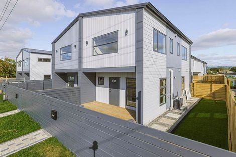 Photo of property in 2/43 Clevedon Road, Papakura, 2110