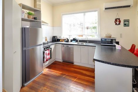 Photo of property in 57 Childers Terrace, Kilbirnie, Wellington, 6022