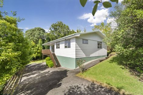 Photo of property in 27 Trias Road, Totara Vale, Auckland, 0629