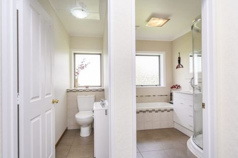 Photo of property in 76 Long Melford Road, Awapuni, Palmerston North, 4412