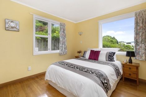 Photo of property in 14 Hinau Street, Tawa, Wellington, 5028