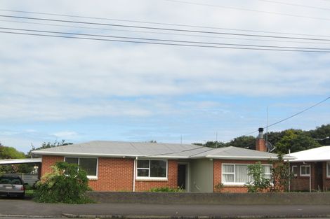 Photo of property in 74 Gover Street, New Plymouth, 4310