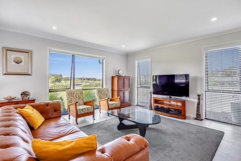 Photo of property in 32 Robert Hastie Drive, Mangawhai, 0573