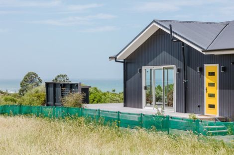 Photo of property in 28 Tama Road, Riversdale Beach, Masterton, 5872