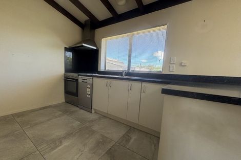 Photo of property in 2/177 Main Rd Clive, Clive, 4102