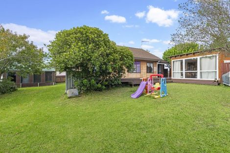 Photo of property in 6 Coubray Place, Botany Downs, Auckland, 2010