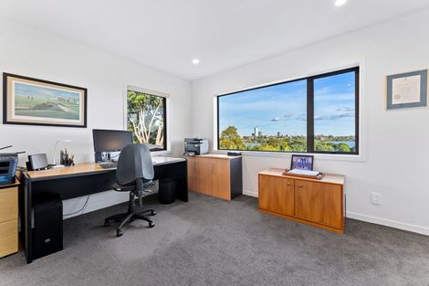 Photo of property in 18a Sylvan Park Avenue, Milford, Auckland, 0620