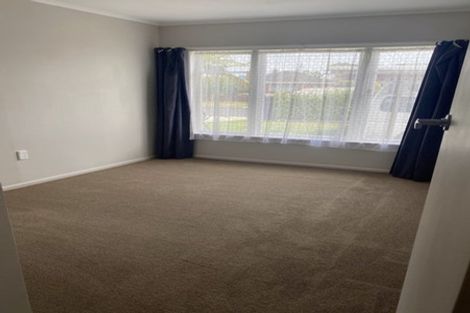 Photo of property in 5 Hallberry Road, Mangere East, Auckland, 2024