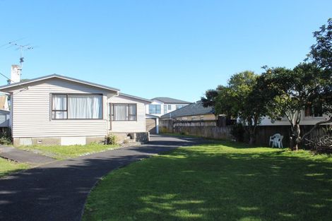 Photo of property in 18 Saint Leonards Road, Kelston, Auckland, 0602