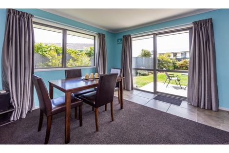 Photo of property in 8 Carteret Place, Aranui, Christchurch, 8061