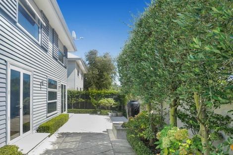 Photo of property in 63 Springfield Road, St Albans, Christchurch, 8014