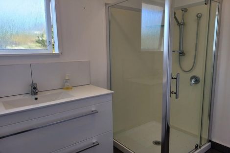 Photo of property in 1 Hardie Grove, Featherston, 5710