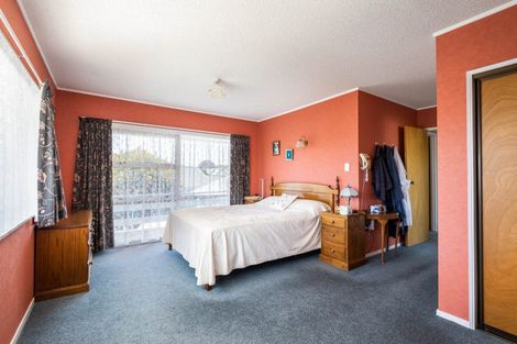 Photo of property in 4 Shortland Street, Lower Vogeltown, New Plymouth, 4310