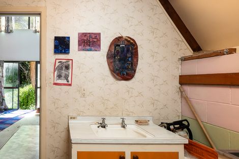 Photo of property in 1101 Dyers Pass Road, Governors Bay, Lyttelton, 8971