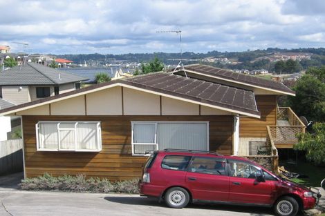 Photo of property in 1/776 East Coast Road, Oteha, Auckland, 0630