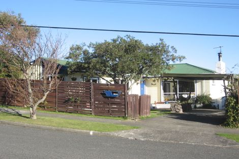 Photo of property in 64 Thomas Street, Stokes Valley, Lower Hutt, 5019