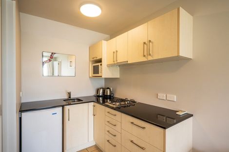 Photo of property in 72 Wynyard Crescent, Fernhill, Queenstown, 9300