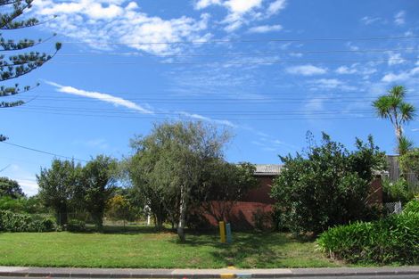 Photo of property in 919 Beach Road, Waiake, Auckland, 0630