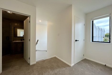 Photo of property in 12b Massine Place, Randwick Park, Auckland, 2105