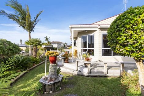 Photo of property in 6 Lillian Place, Orewa, 0931