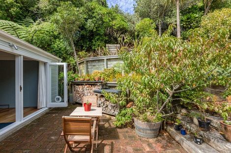 Photo of property in 125 Wadestown Road, Wadestown, Wellington, 6012
