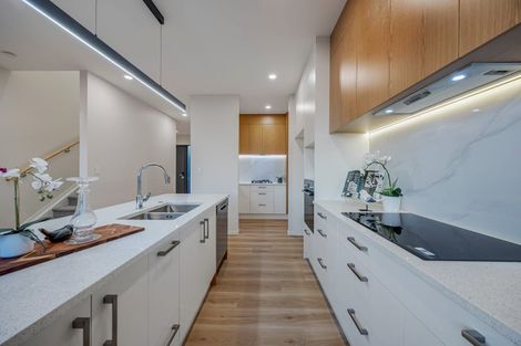 Photo of property in 48 Lewisham Street, Highland Park, Auckland, 2010