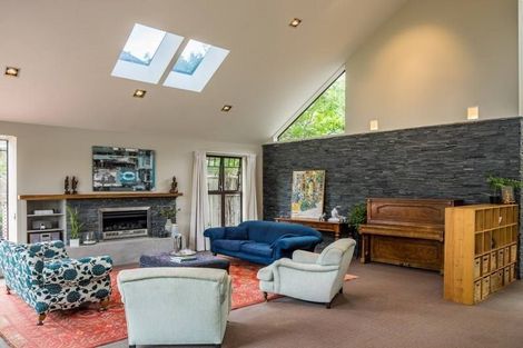 Photo of property in 374 Muritai Road, Eastbourne, Lower Hutt, 5013