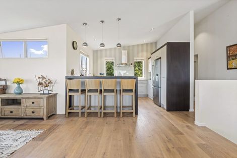 Photo of property in 40a Matakatia Parade, Matakatia, Whangaparaoa, 0930