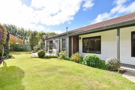 Photo of property in 72 Sarabande Avenue, Redwood, Christchurch, 8051