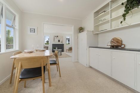 Photo of property in 3a Harding Avenue, Te Atatu South, Auckland, 0610