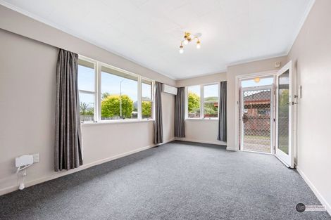 Photo of property in 1/11 Sutherland Avenue, Silverstream, Upper Hutt, 5019