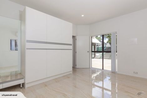 Photo of property in 2 George Laurenson Lane, Mount Roskill, Auckland, 1041