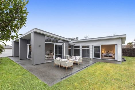 Photo of property in 2 Sycamore Close, Rangiora, 7400