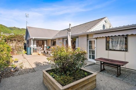 Photo of property in 7a Graham Grove, Waikanae, 5036