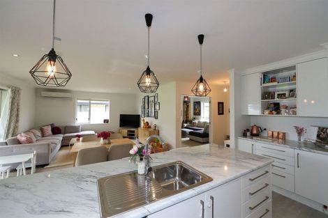 Photo of property in 73 Arataki Road, Havelock North, 4130