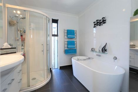 Photo of property in 96 Kimihia Road, Huntly, 3700