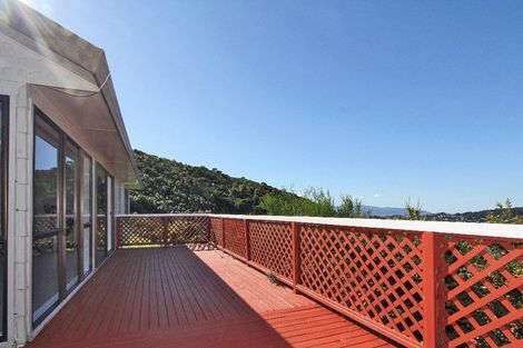 Photo of property in 24 Cathie Place, Karori, Wellington, 6012