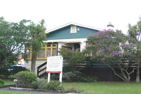 Photo of property in 111 Mcleod Road, Te Atatu South, Auckland, 0610