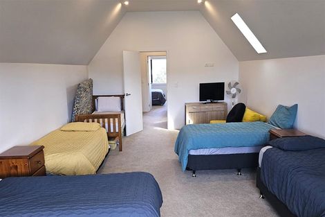 Photo of property in 135 Harbour Drive, Matarangi, Whitianga, 3592