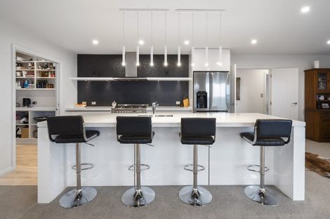 Photo of property in 27 Silicon Way, Fitzherbert, Palmerston North, 4410