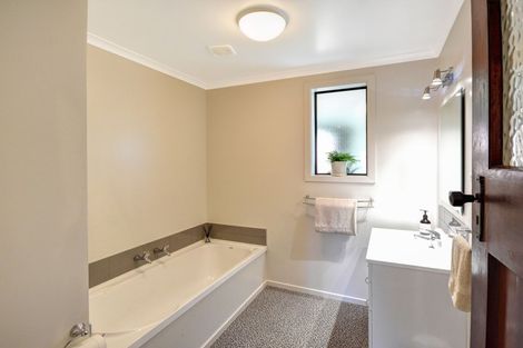 Photo of property in 27 Clyde Street, Kinmont Park, Mosgiel, 9024